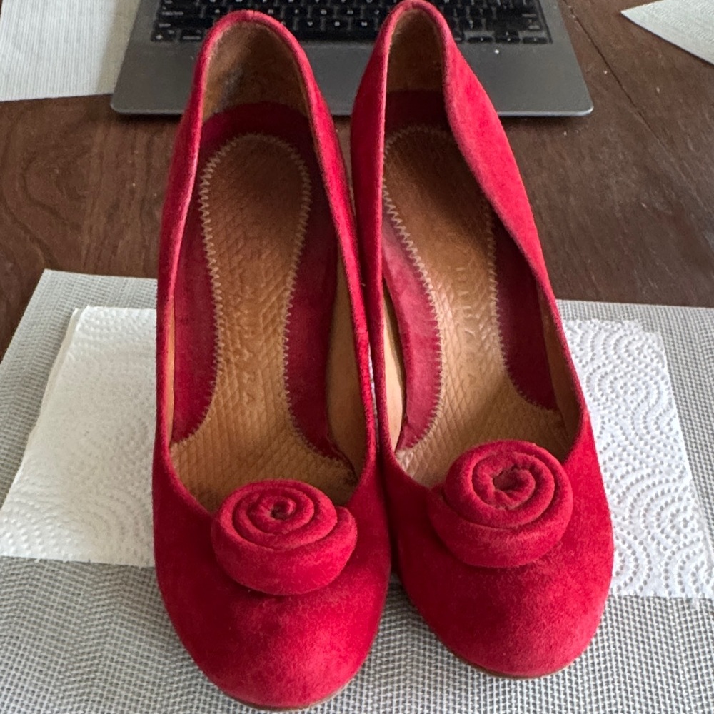 Chie Mihara Red Suede Heels With Rosette Detail Sz 38.5